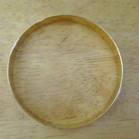 Vintage Sarah Coventry White Enamel Bangle Bracelet with Gold Tone Accent - Picture 2 of 6